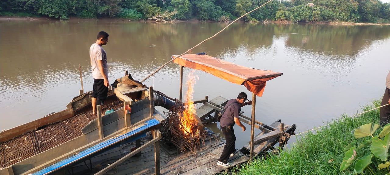 Bakar Rakit PETI, Kepolisian Resort Kuansing : Terus Beraktivitas Kami Tangkap